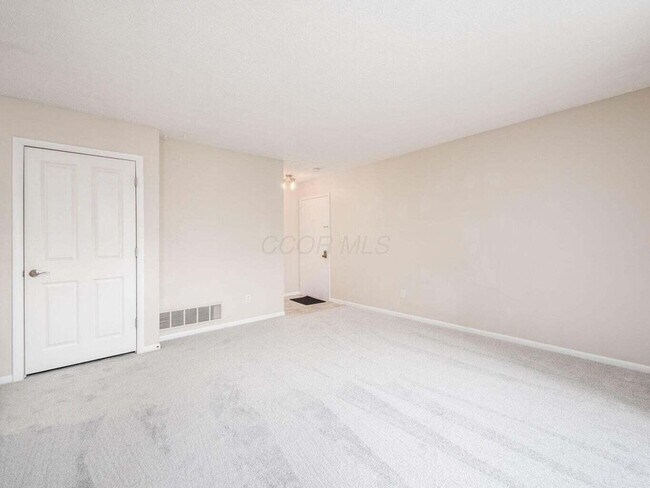 Photo - 2196 Hedgerow Road Unit 2196C