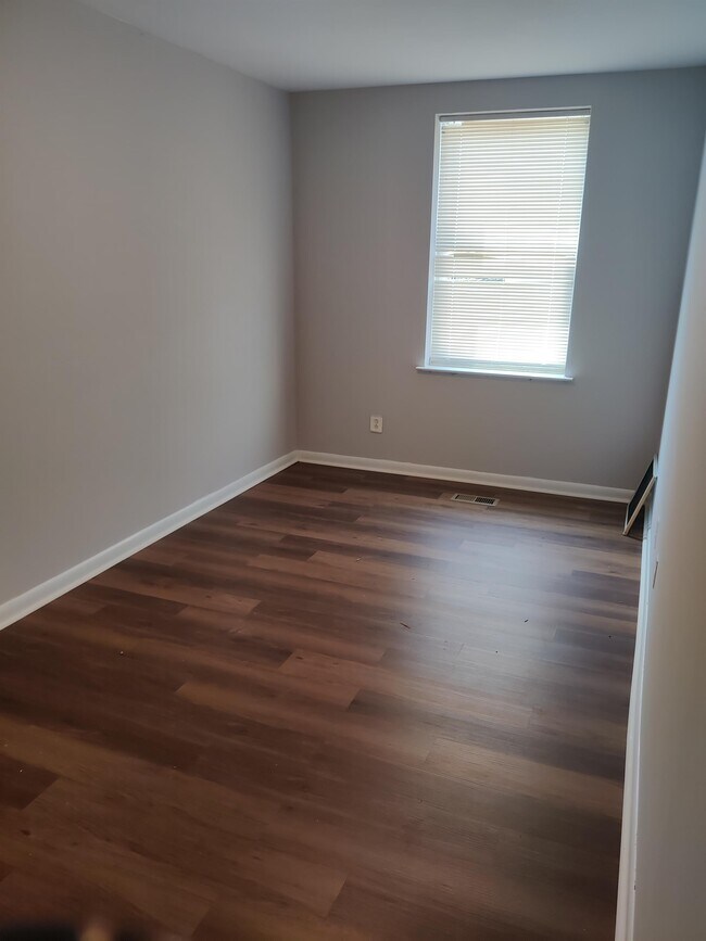 Photo - 2043 W Ontario St