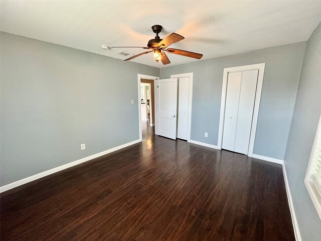 Building Photo - 3714 Avenue S 1/2