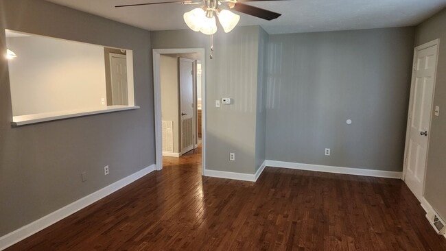 Photo - Large Brick Ranch near Cherokee Lake