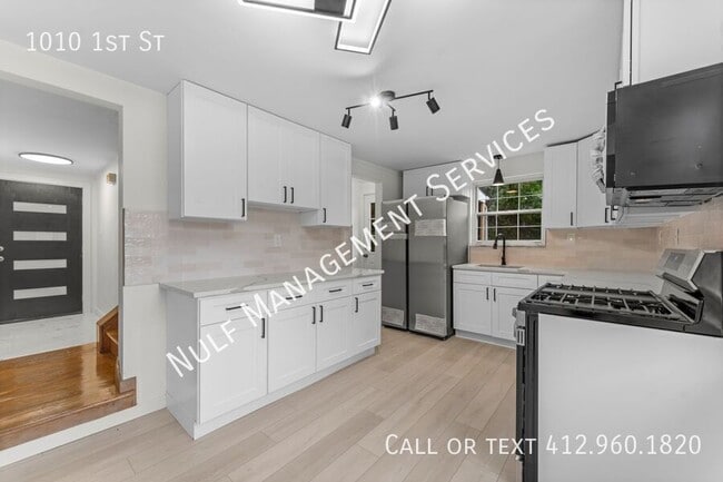 Building Photo - 1010 1st St