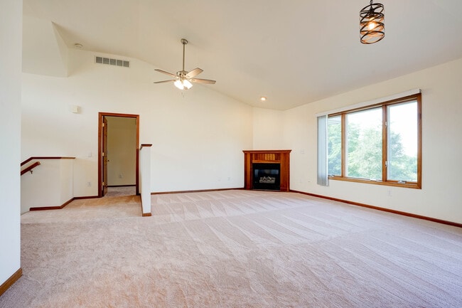 Photo - 10 Redtail Ct