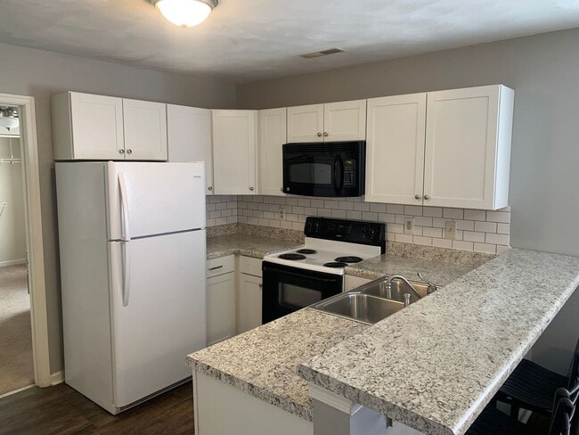 Photo - 1542 Devon Ln