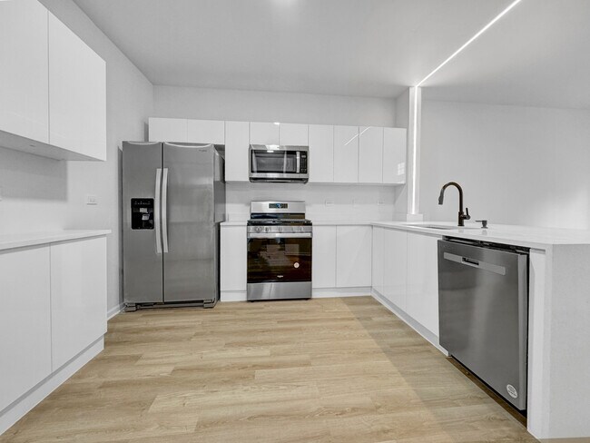 Photo - 1089 Ellsworth Dr
