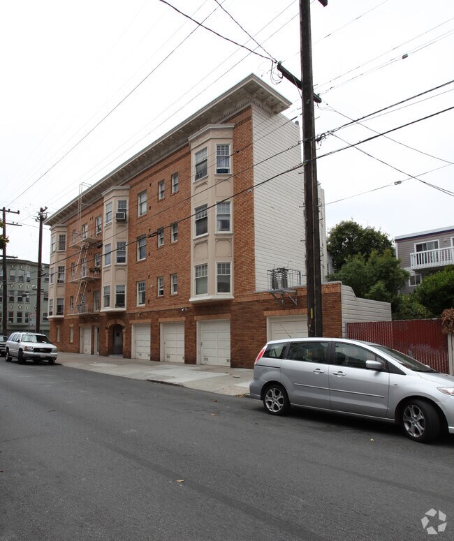 Photo - 390 Bartlett St