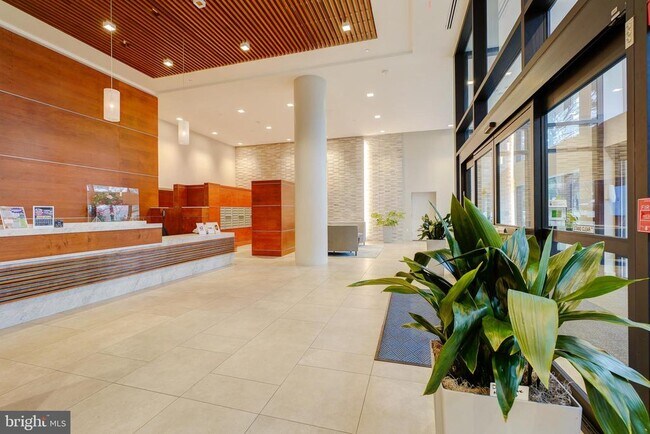 Photo - 3800 Powell Ln Unidad 808