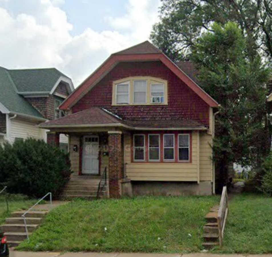 Spacious 2-Bedroom Lower Duplex - Spacious 2-Bedroom Lower Duplex Townhome