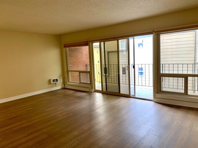 Photo - Ramayana Apartments