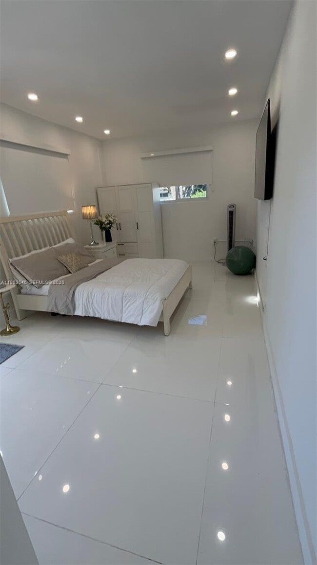 Photo - 8000 SW 19th St