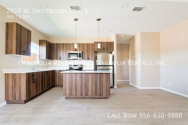 Photo - 2910 W Driftwood St Unidad 3