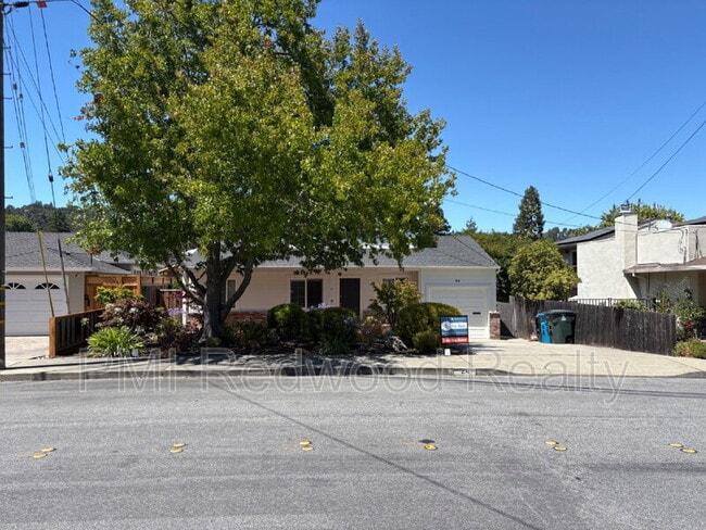 Photo - 24 Hilltop Dr