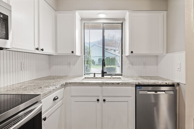 Photo - 1100 Excalibur Dr