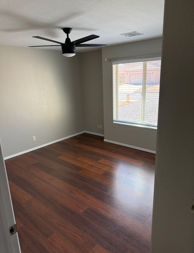 Photo - 512 Los Pinos Cir