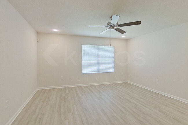 Photo - 317 Monarch Ln