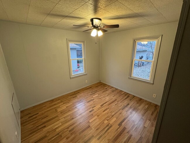 Photo - 2 bedroom w garage