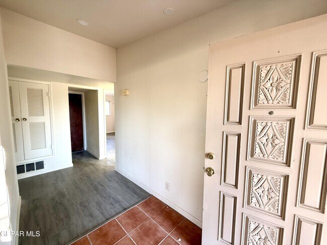 Photo - 3216 Drumond Rd