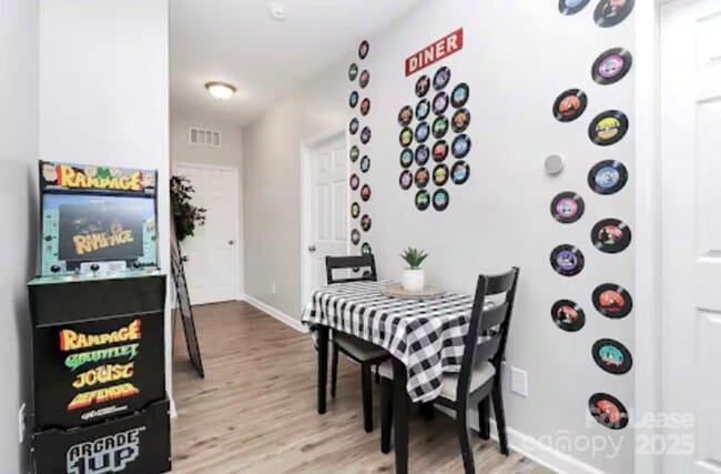 Photo - 1806 Vinton St