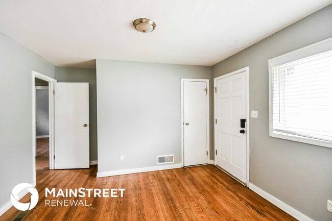 Photo - 1017 50th St S