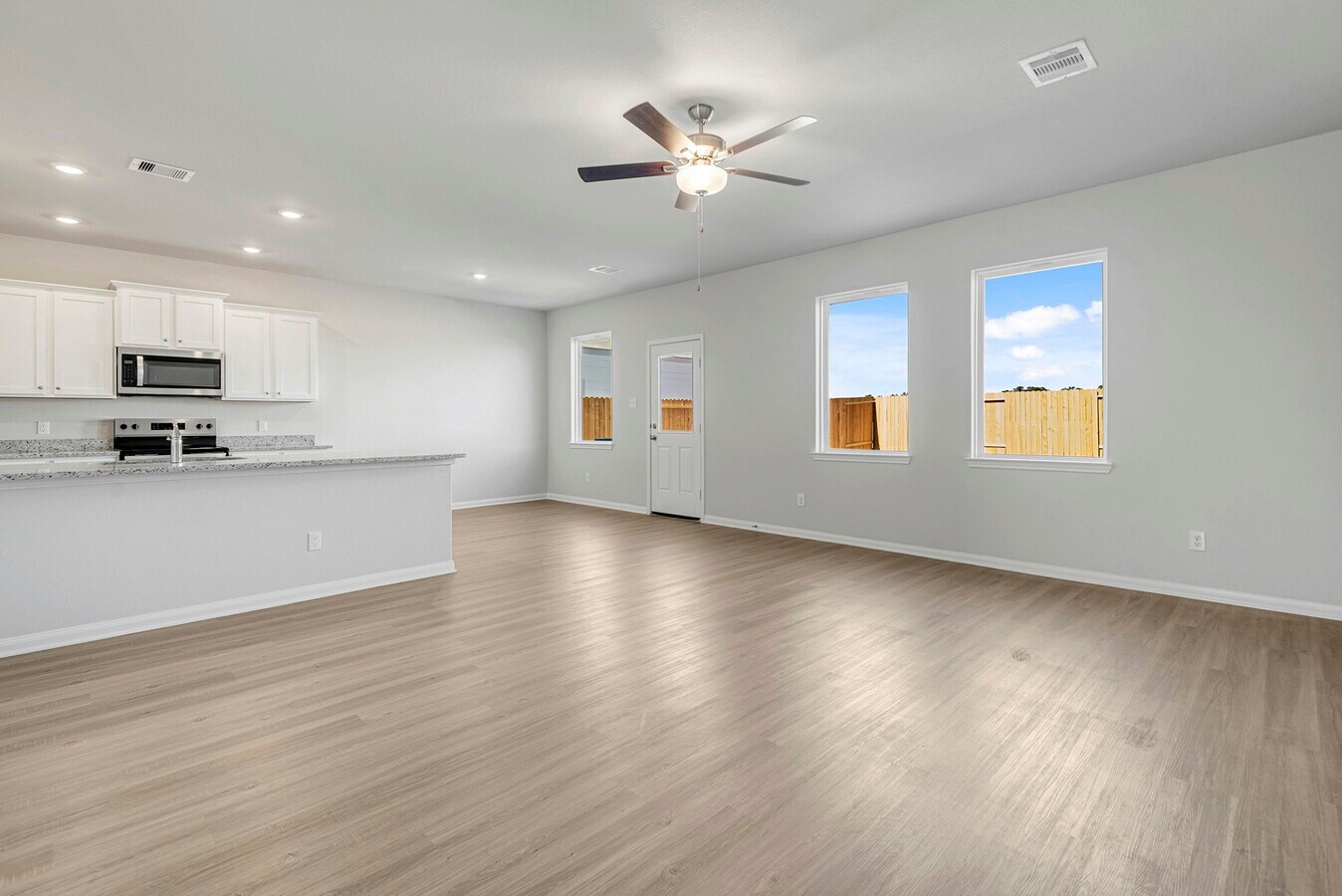 Photo - 21680 Lotus Elm St