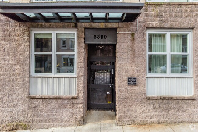 Entrada - The Gramercy Lofts