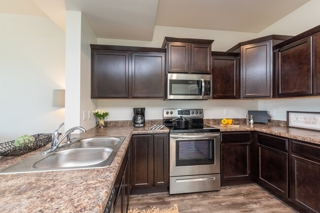 Photo - 1139 Lily Ln