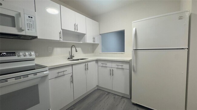 Photo - 11309 SW 200th St Unidad 103-C