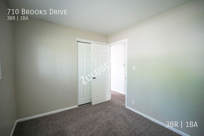 Photo - 710 Brooks Dr