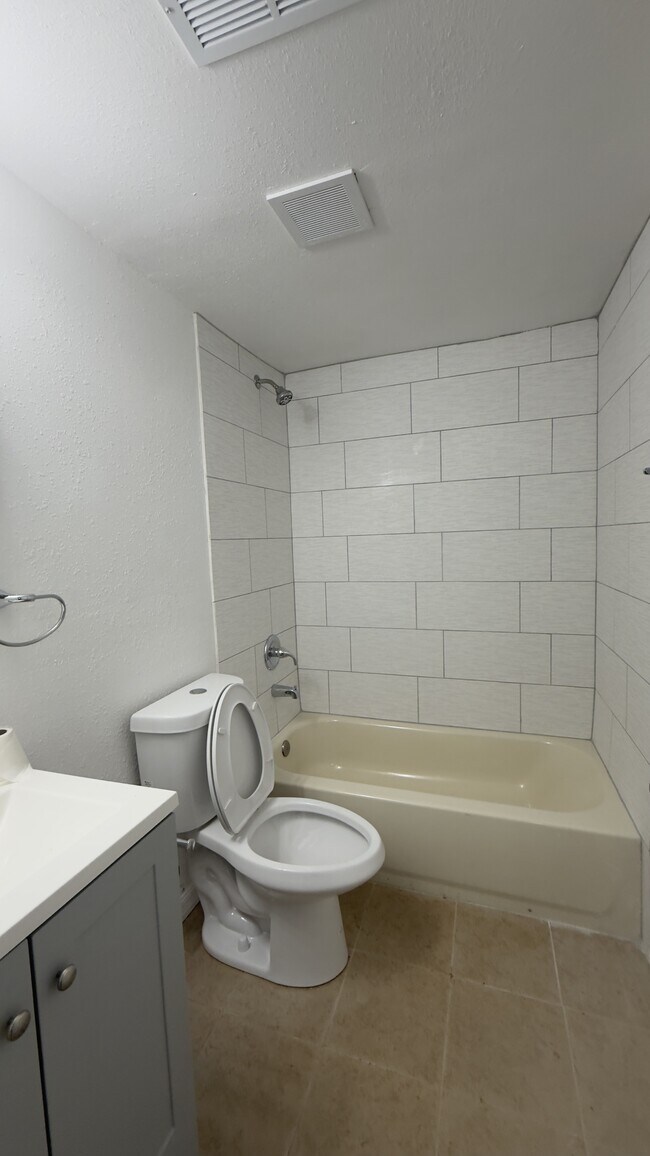 Photo - 2185 Benedict Rd