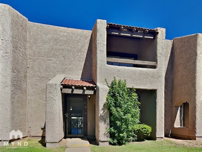 Building Photo - 4305 W Solano Dr N