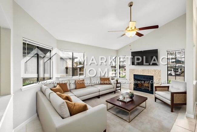 Photo - 1001 Greenbriar Loop