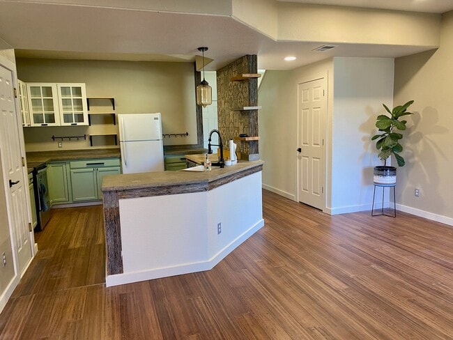 Open concept main living - 9056 Gale Blvd Unit 3