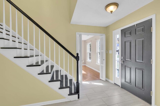 Photo - 3319 Reades Way