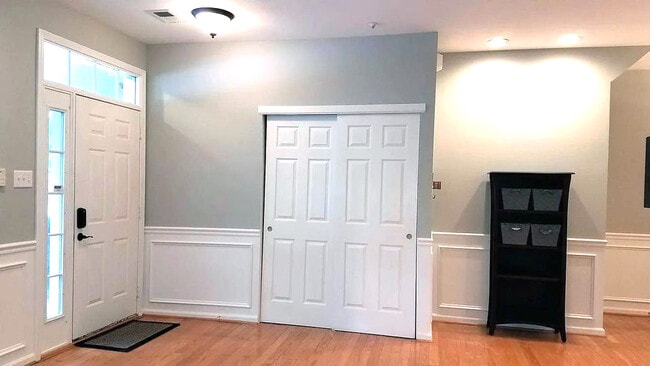 Building Photo - 305 Dresher Woods Dr Unit 305 Rental