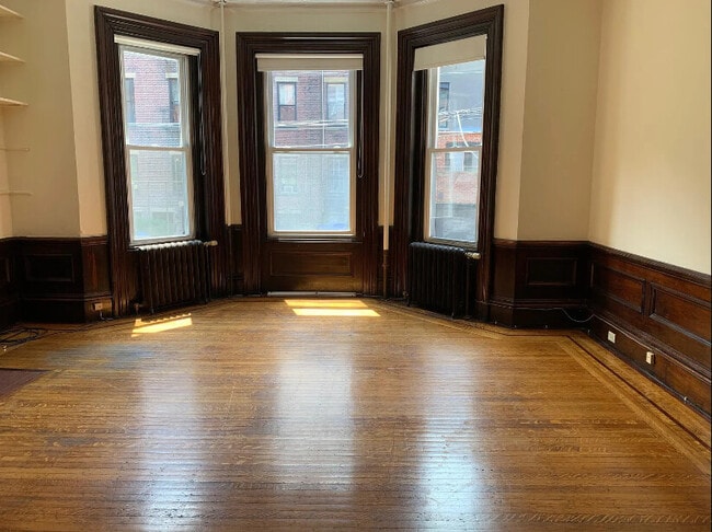 Building Photo - 313 Beacon St Unit 2