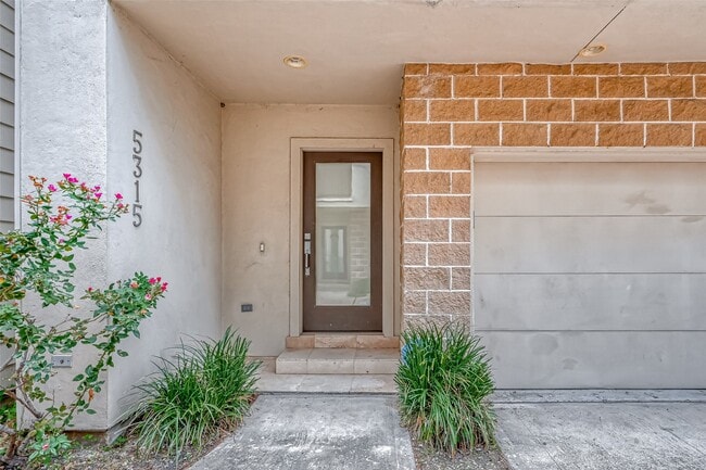 Photo - 5315 Lillian St