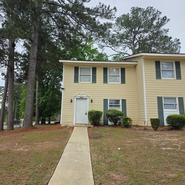 Building Photo - 1900 Buck Ln