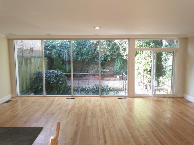 Photo - 1666 32nd St NW Unidad 4