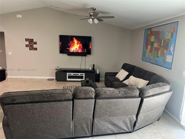 Photo - 172 SW Langfield Ave