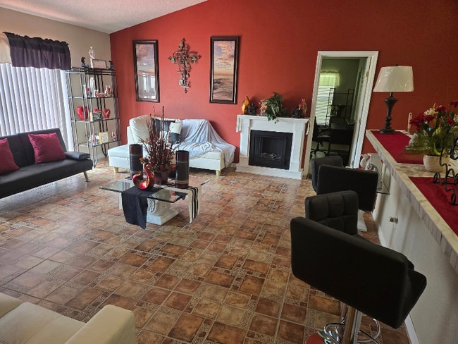 Photo - 672 Basingstoke Ct