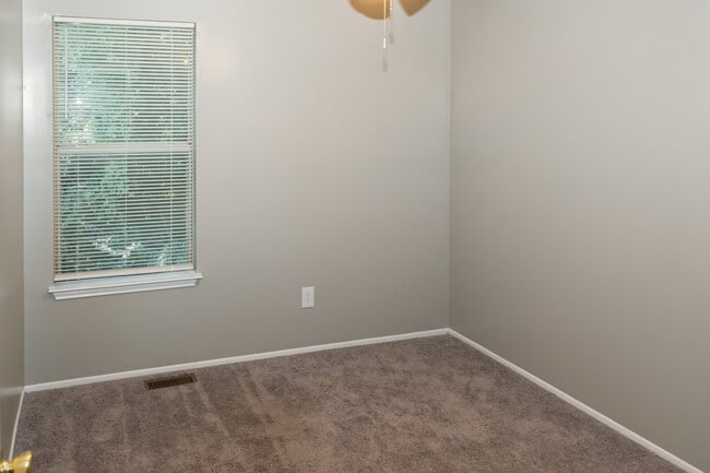 Photo - Wilshire Park Apartments