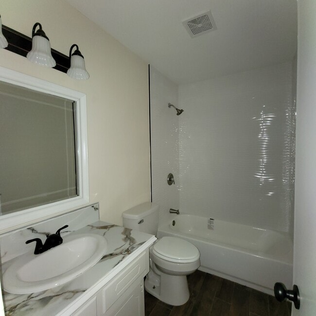 Photo - Live Oak Apartments