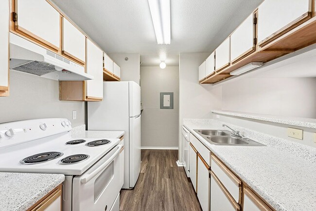 Photo - Valley Trails Apartments