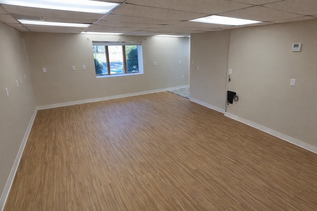 living room - 7 Mountain Rd Unit 2