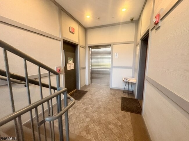 1317 North Ave Unit 204