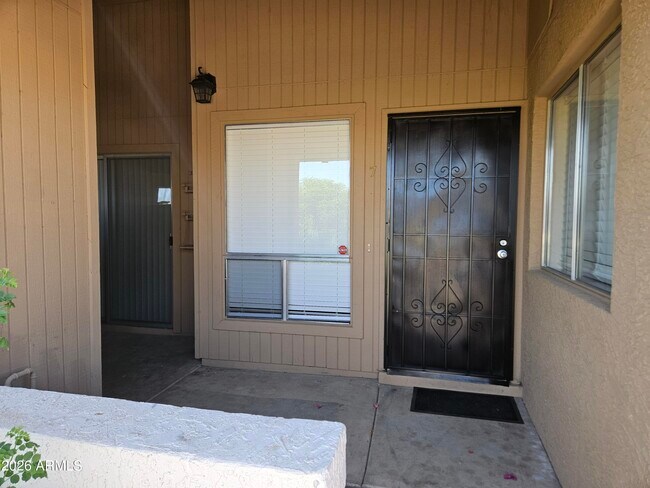 Photo - 312 W Yukon Dr