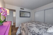 Model 2 BR, 2 BA - 912 SF