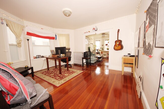 Photo - 29 Justin Rd Unit 1