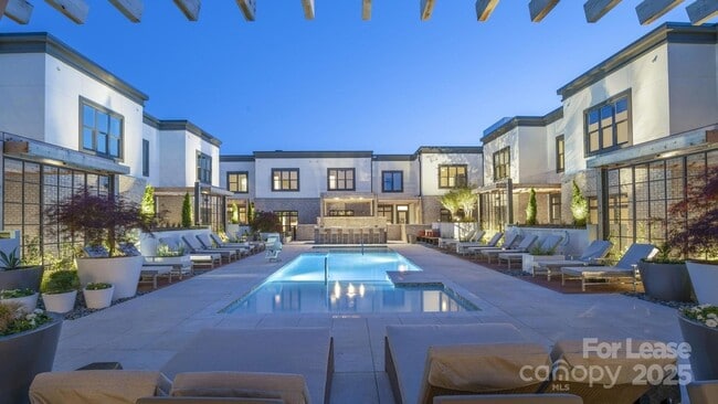 Building Photo - 4401 Barclay Downs Dr Unit B7