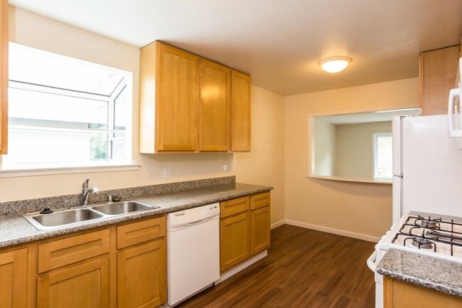 Photo - 513 San Joaquin Ave