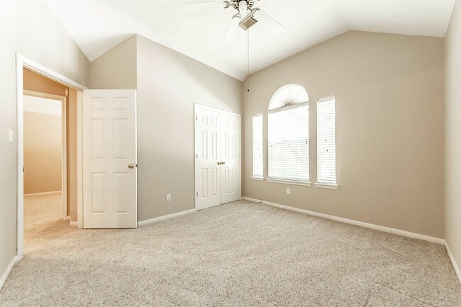 Photo - 2608 Leroy St